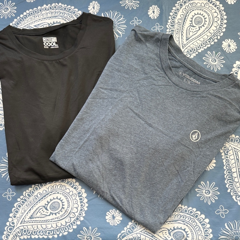 Volcom and 32 Cool Men's Blue and Black Tees